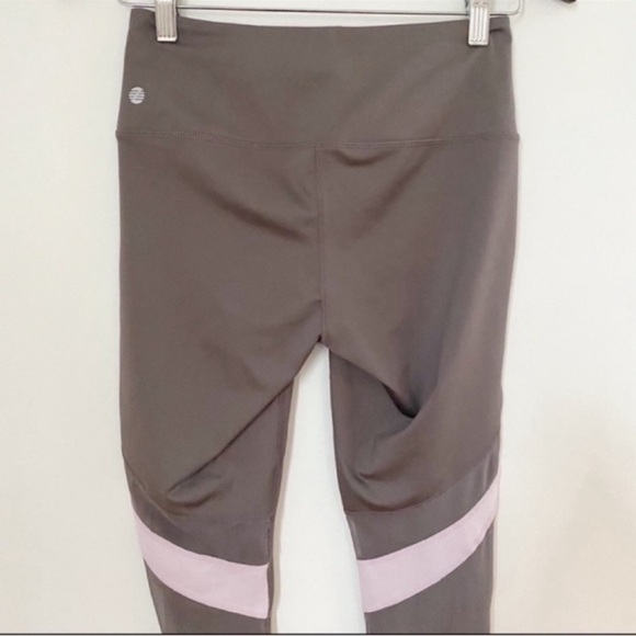 Z by Zella Mesh Calf 7/8 Leggings Athletic Yoga Workout Size Small Gray/ pink - Picture 9 of 9